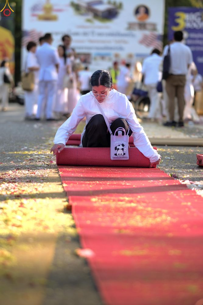 ภาพ No.296077:ภาพเบื้องหลังอาสาสมัครรวมใจ ชุดที่ 1 ในโครงการธรรมยาตรา กตัญญูบูชา มหาปูชนียาจารย์ พระมงคลเทพมุนี(สด จนฺทสโร) พระผู้ปราบมาร อนุสรณ์สถาน 7 แห่ง ปีที่ 14