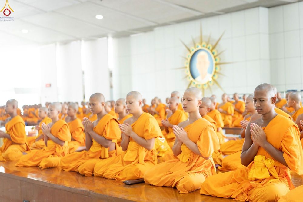 ภาพ No.348308:วันที่ 10 กันยายน พ.ศ.2569 พิธีสวดพระพุทธมนต์ และถวายภัตตาหารเป็นสังฆทาน เนื่องในวันครบ 26 ปี วันคล้ายละสังขาร คุณยายอาจารย์มหารัตนอุบาสิกาจันทร์ ขนนกยูง ณ หอฉันคุณยายอาจารย์ฯ วัดพระธรรมกาย