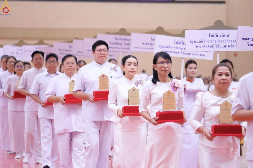 ภาพ No.311966:วันอังคารที่ 3 มีนาคม พ.ศ.2569 พิธีมอบโล่วัชรเกียรติยศ โครงการตอบปัญหาธรรมะทางก้าวหน้า ครั่งที่ 43, พิธีมอบโล่วัชรเกียรติยศ โครงการสอบตอบปัญหาศีลธรรม เพื่อสันติภาพโลก (World-Pec) ครั้งที่ 19 ณ สภาธรรมกายสากล วัดพระธรรมกาย