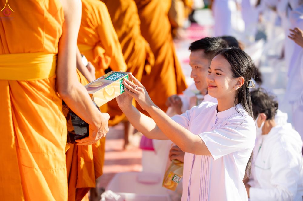 ภาพ No.281460:วันเสาร์ที่ 27 ธันวาคม พ.ศ.2568 พิธีตักบาตรพระ ๑,๐๐๐ รูป   เพื่อความเป็นสิริมงคลแก่ชีวิตและแผ่นดินไทย  มหากุศลครั้งยิ่งใหญ่แห่งปี ส่งท้ายปีเก่า ต้อนรับปีใหม่  ณ ถนนหน้าที่ว่าการอำเภอภูเรือ จังหวัดเลย