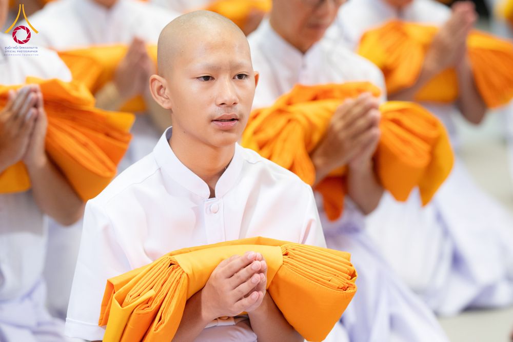 ภาพ No.286587:วันเสาร์ที่ 12 กรกฏาคม พ.ศ.2568 พิธีบรรพชาอุปสมบท  โครงการบรรพชาอุปสมบทหมู่ ธรรมทายาทนานาชาติ(ภาคภาษาจีน), โครงการบรรพชาสามเณร โรงเรียนนานาชาติ รุ่นที 14