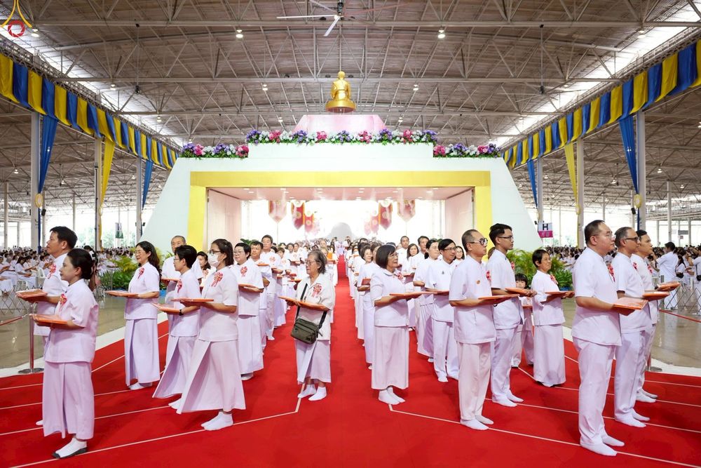 ภาพ No.251616:วันที่ 10 ตุลาคม พ.ศ. 2568 พิธีทอดผ้าป่าสมทบกฐินวัดพระธรรมกาย และสมทบกฐิน 30,000 กว่าวัดทั่วประเทศ ครั้งที่ 3 ณ สภาธรรมกายสากล วัดพระธรรมกาย