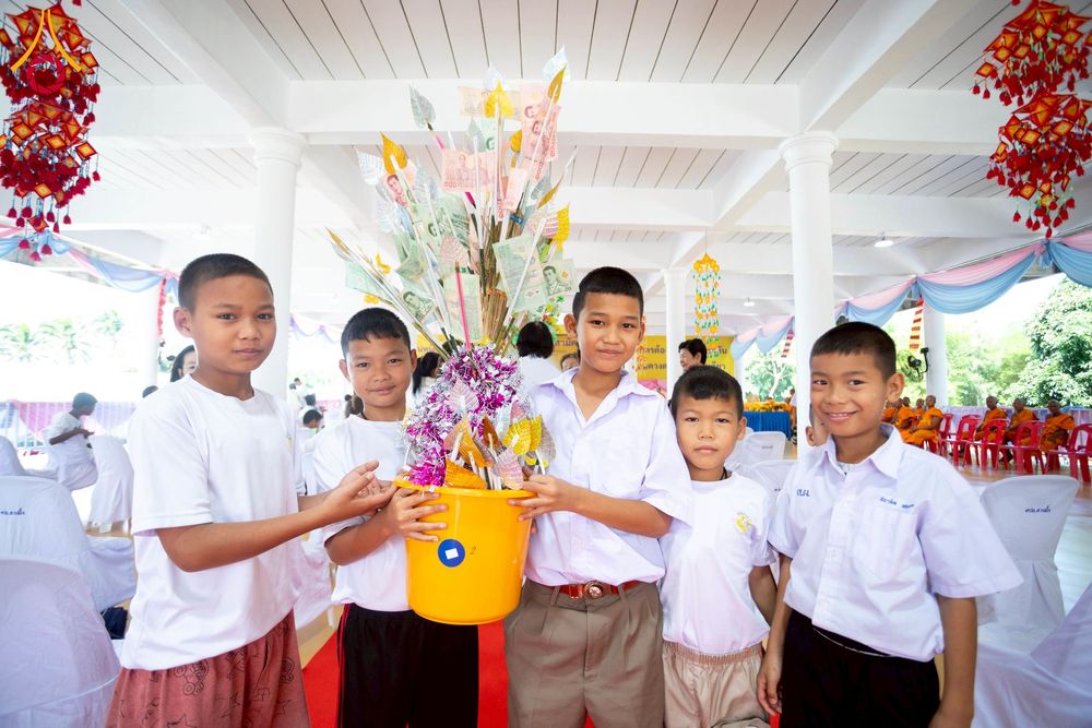 ภาพ No.274685:วันอาทิตย์ที่ 23 พฤศจิกายน พ.ศ. 2568 พิธีทอดผ้าป่าสามัคคี เพื่อระดมทุนสร้างกุฏิที่พักสามเณร ณ ศูนย์ปฏิบัติธรรมสวนผึ้ง จ.ราชบุรี