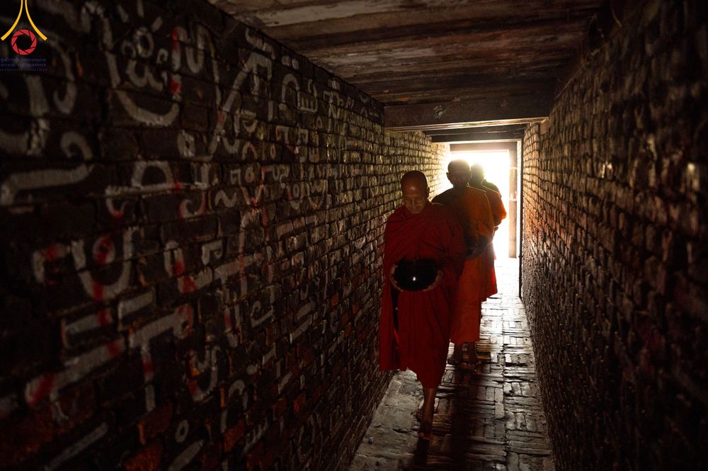 ภาพ No.317243:วันอังคารที่ 31 มีนาคม พ.ศ.2569 จาริกบิณฑบาตแห่งศรัทธา จากวัดอเชศวรสู่สี่แยกปาตันและวัดศรี ประเทศเนปาล