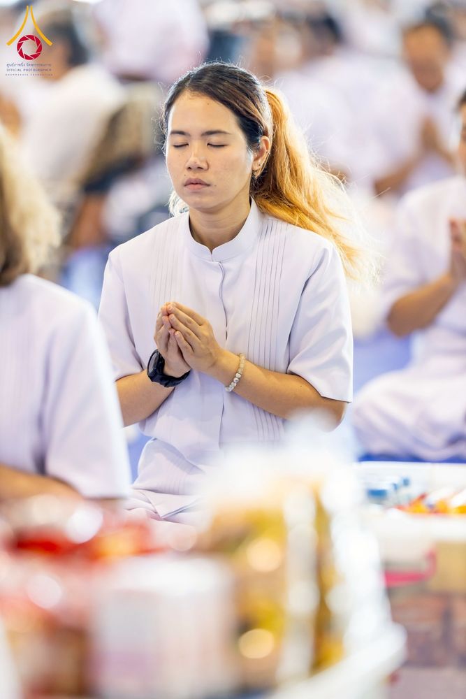 ภาพ No.256809:วันที่ 5 ตุลาคม พ.ศ. 2568 พิธีตักบาตร ข้าวสารอาหารแห้ง ณ บ้านแก้วเรือนทองคุณยายฯ สภาธรรมกายสากล วัดพระธรรมกาย