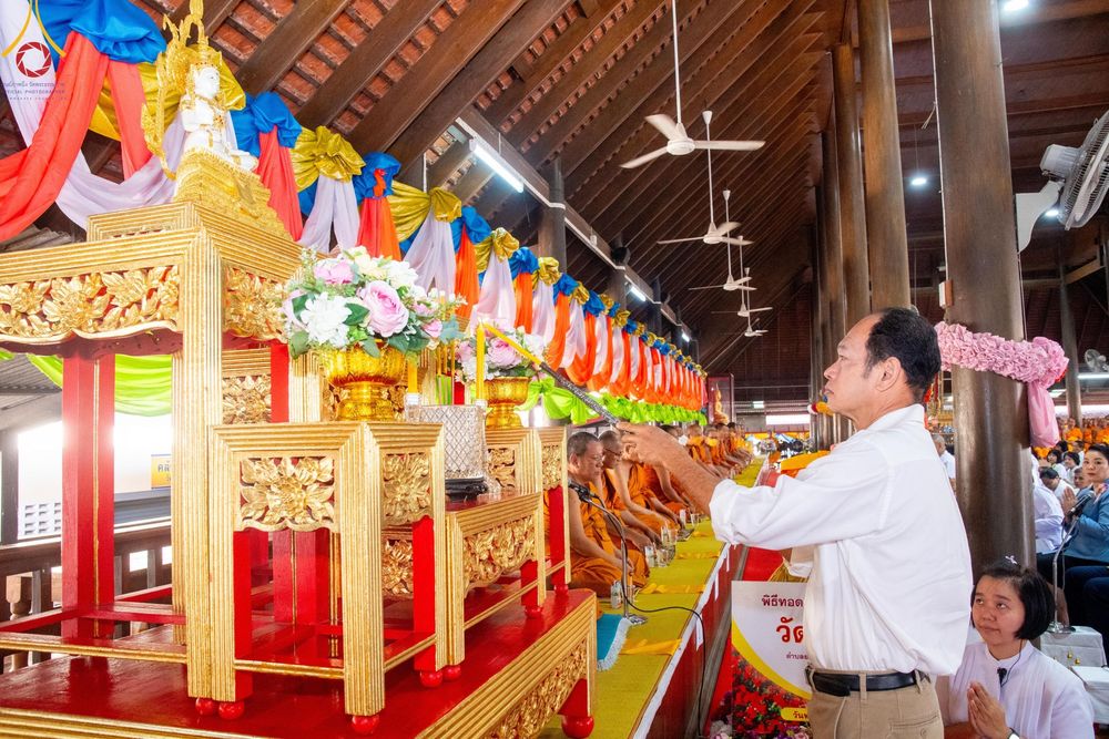 ภาพ No.192004:พิธีทอดผ้าป่าทำนุบำรุงศาสนสถาน ณ วัดสรรเพชญ ต.ยายชา อ.สามพราน จ.นครปฐม ในโครงการธรรมยาตรา กตัญญูบูชา มหาปูชนียาจารย์ พระมงคลเทพมุนี(สด จนฺทสโร) พระผู้ปราบมาร อนุสรณ์สถาน 7 แห่ง ปีที่ 13 วันที่ 9 มกราคม พ.ศ. 2568