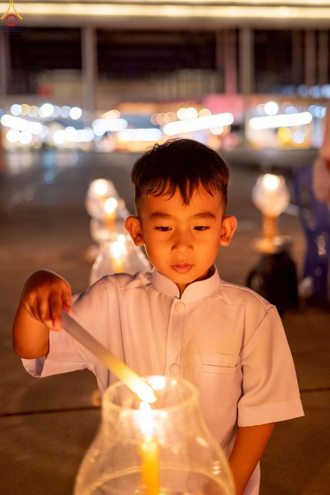 ภาพ No.253673:วันที่ 10 ตุลาคม พ.ศ. 2568 พิธีจุดประทีปบูชาพระผู้ปราบมาร, พิธีจุดประทีปบนพระมหาธรรมกายเจดีย์  20,000 ดวง เนื่องในวันคล้ายวันเกิดครบรอบ 141 ปี พระมงคลเทพมุนี (สด จนฺทสโร)