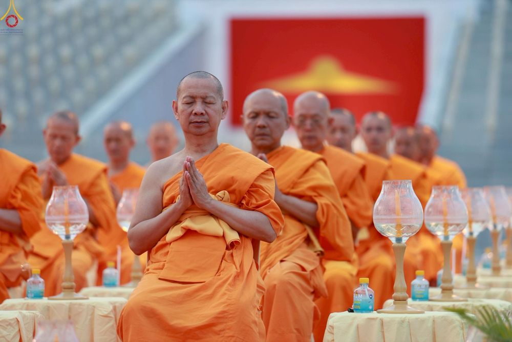 ภาพ No.252932:วันที่ 10 ตุลาคม พ.ศ. 2568 พิธีปลูกต้นทรัพย์บานชื่น ณ ลานธรรม วัดพระธรรมกาย