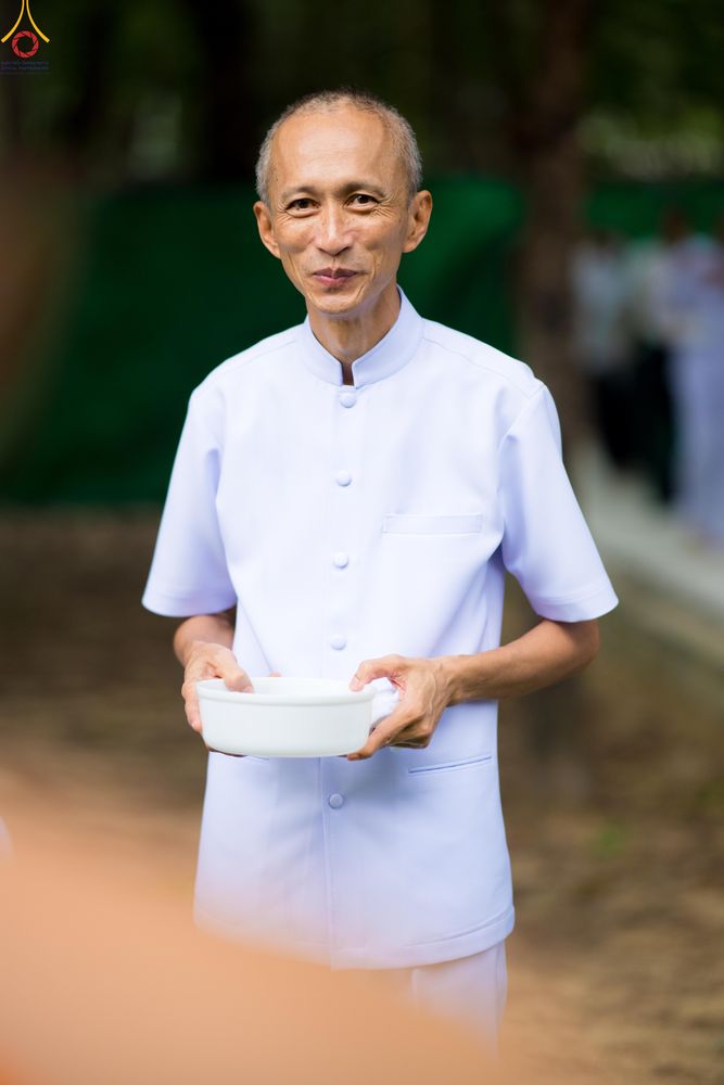 ภาพ No.330542:วันที่ 30 พฤษภาคม พ.ศ.2569 พิธีตัดปอยผมและปลงผม อุบาสกอุปสมบทอุทิศชีวิต 11 ท่าน (ภาพชุดที่ 2) ณ โบสถ์พระไตรปิฎก วัดพระธรรมกาย จังหวัดปทุมธานี