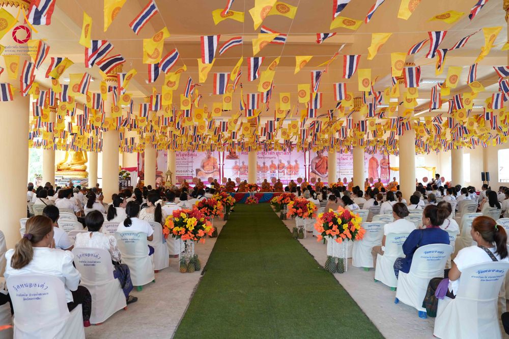 ภาพ No.323311:วันอาทิตย์ที่ 19 เมษายน พ.ศ. 2569 พิธีเจริญพระพุทธมนต์สมโภช “พระพุทธเมตตา” อัญเชิญพระบรมสารีริกธาตุ เพื่อบรรจุและประดิษฐาน ณ เกศมาลา “พระพุทธเมตตา” พระประธานในศาลาการเปรียญวัดหนองเต่า ณ วัดหนองเต่า ต.บึงพะไล อ.แก้งสนามนาง จ.นครราชสีมา