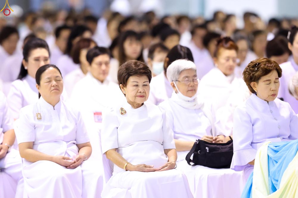 ภาพ No.337863:วันอาทิตย์ต้นเดือน 5 กรกฎาคม พ.ศ.2569 พิธีบูชาข้าวพระ ณ สภาธรรมกายสากล วัดพระธรรมกาย