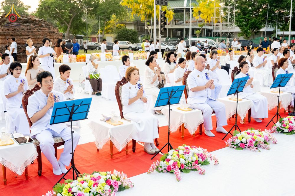 ภาพ No.318036:วันเสาร์ที่ 4 เมษายน พ.ศ. 2569 งานทำบุญเมืองใจกลางอยุธยา  ตักบาตรพระ 1,109 รูป ณ ถนนชีกุน หน้าวัดมหาธาตุ และวัดราชบูรณะ