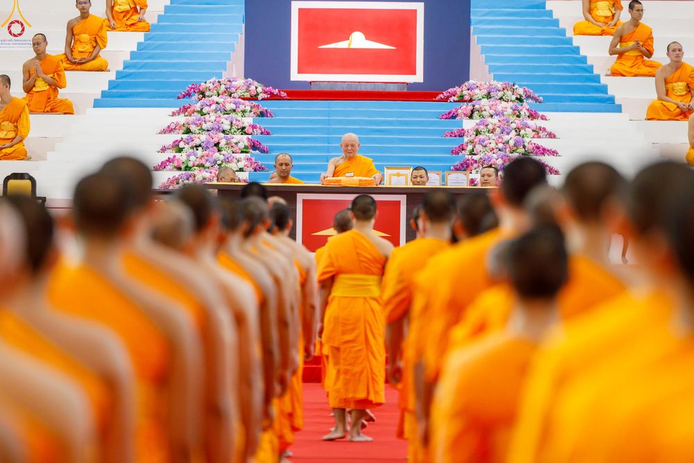 ภาพ No.338981:วันอาทิตย์ที่ 12 กรกฎาคม พ.ศ.2569 พิธีมุทิตาผู้สอบได้เปรียญธรรม ประโยค 1-2 ถึง ป.ธ.9 และ บ.ศ.1-2 ถึง บ.ศ.6 สำนักศาสนศึกษาวัดพระธรรมกาย ประจำปี 2569, พิธีมอบตราตั้งแต่งตั้งอาจารย์ใหญ่ สำนักศาสนศึกษาวัดพระธรรมกาย
