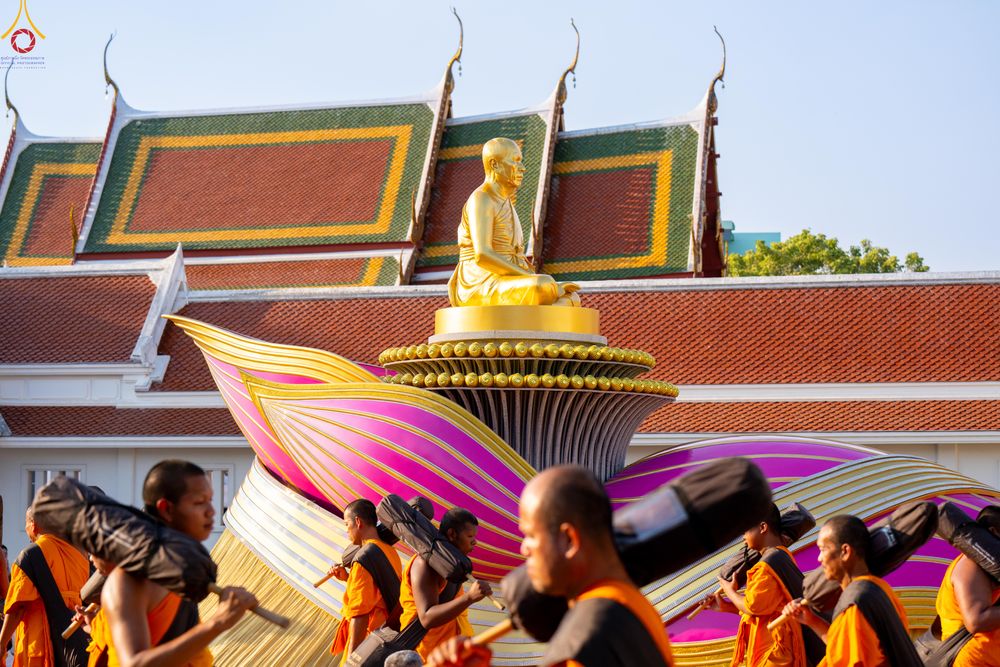 ภาพ No.295338:วันที่ 16 มกราคม พ.ศ. 2569 พิธีต้อนรับพระธรรมยาตรา อนุสรณ์สถานลำดับที่ 4 (ภาพชุดที่ 2) สถานที่เกิดด้วยกายธรรม ณ วัดโบสถ์บน ต.บางคูเวียง จ.นนทบุรี ในโครงการธรรมยาตรา กตัญญูบูชา มหาปูชนียาจารย์ พระมงคลเทพมุนี(สด จนฺทสโร) พระผู้ปราบมาร อนุสรณ์สถาน 7 แห่ง ปี