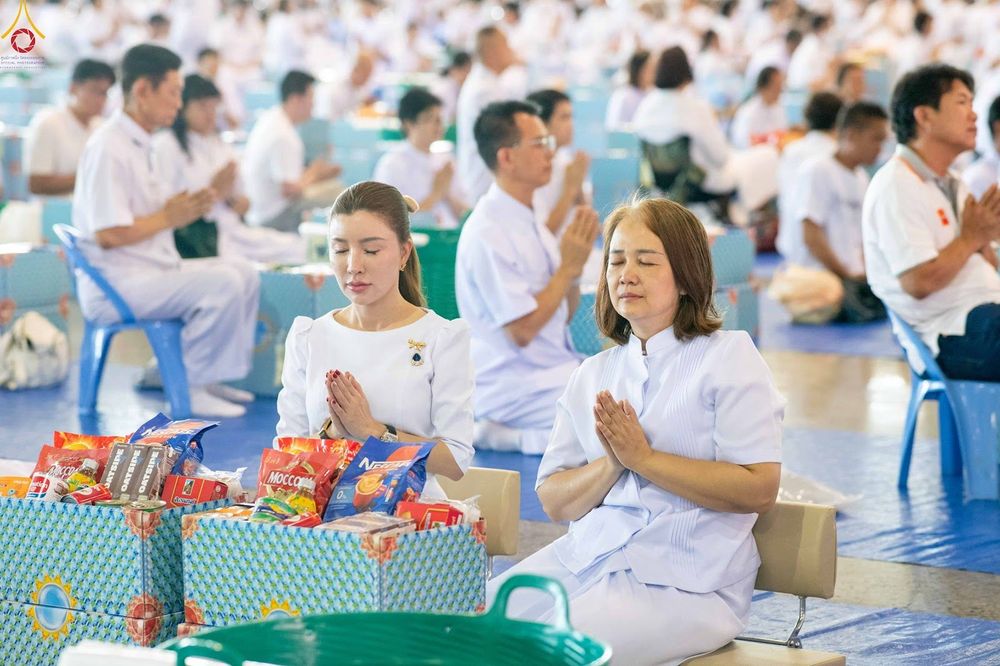 ภาพ No.345366:วันพฤหัสบดีที่ 27 สิงหาคม พ.ศ.2569 พิธีตักบาตรในวันธรรมชัย ณ สภาธรรมกายสากล วัดพระธรรมกาย ปทุมธานี