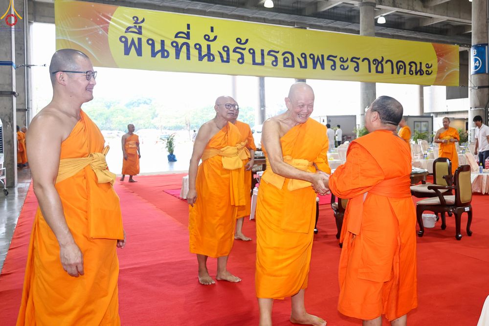 ภาพ No.323468:วันที่ 22 เมษายน พ.ศ.2569(วันคุ้มครองโลก) งานถวายมหาสังฆทาน 40,000 กว่าวัดทั่วประเทศ การเดินทางเข้าวัด , การต้อนรับปฏิสันถารพระสังฆาธิการ  ,  การจัดเตรียมภัตตาหาร , การลงทะเบียน
