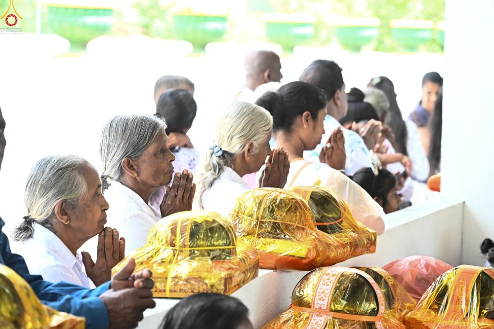 ภาพ No.278693:วันที่ 30 ตุลาคม พ.ศ.2568 กฐินสมทบต่างประเทศ โดยคณะศิษยานุศิษย์ บูชาธรรม 81 ปี หลวงพ่อธัมมชโย ณ วัดศรีสุดาสนะ รังกุต วิหาร ประเทศศรีลังกา