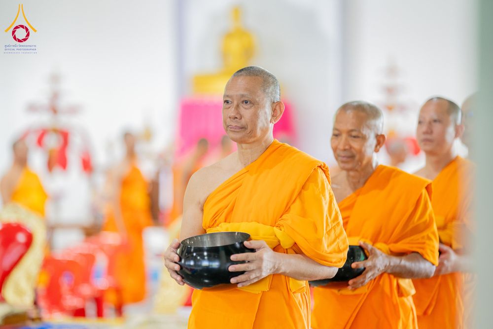 ภาพ No.336571:วันอาทิตย์ที่ 21 มิถุนายน 2569  พิธีตักบาตรพระใหม่ โครงการอุปสมบทหมู่ รุ่นผู้บริหาร  ณ วิหารคด วัดพระธรรมกาย