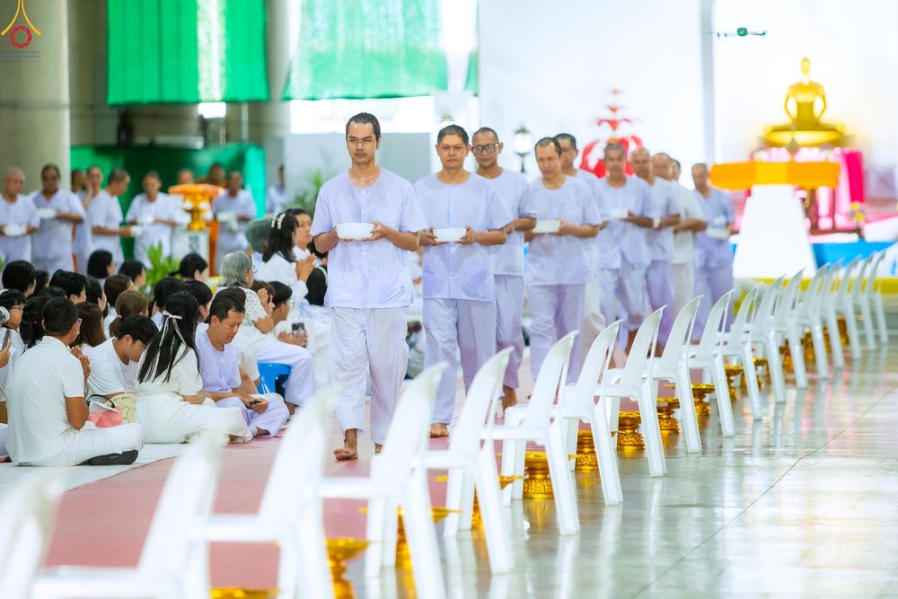 ภาพ No.333517:วันอาทิตย์ที่ 7 มิถุนายน พ.ศ.2569 พิธีตัดปอยผมและปลงผมนาคธรรมทายาท โครงการบรรพชาและอุปสมบทหมู่ธรรมทายาท รุ่นผู้บริหาร รุ่นที่ 16 ณ วิหารคด 11 วัดพระธรรมกาย