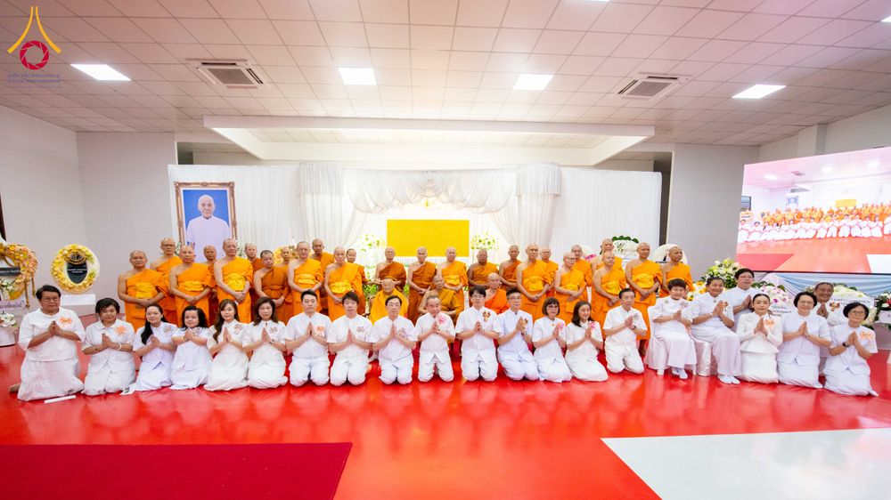 ภาพ No.314493:วันพฤหัสบดีที่ 19 มีนาคม พ.ศ. 2569 พิธีบำเพ็ญกุศล คุณพ่อณรงค์ จินตมากุล โยมบิดา พระครูปลัดรัตนวีรวัฒน์ (รังสฤษดิ์ อิทฺธิจินตโก) ที่ปรึกษาเจ้าคณะจังหวัดปทุมธานี เจ้าอาวาสวัดพระธรรมกาย  ณ ห้องปลูกศรัทธา 2 วัดพระธรรมกาย ปทุมธานี