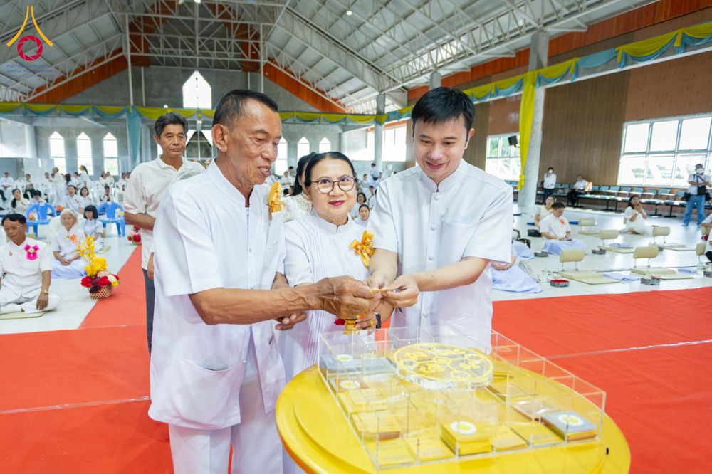 ภาพ No.315708:วันอาทิตย์ ที่ 22 มีนาคม พ.ศ. 2569 พิธีทอดผ้าป่าฉลองพระประธาน พิธีประดิษฐานพระบรมสารีริกธาตุในองค์พระประธาน พิธีจารึกชื่อบรรจุในแผ่นฌาน ณ ศูนย์ปฏิบัติธรรมสมุทรปราการ (บางบ่อ)