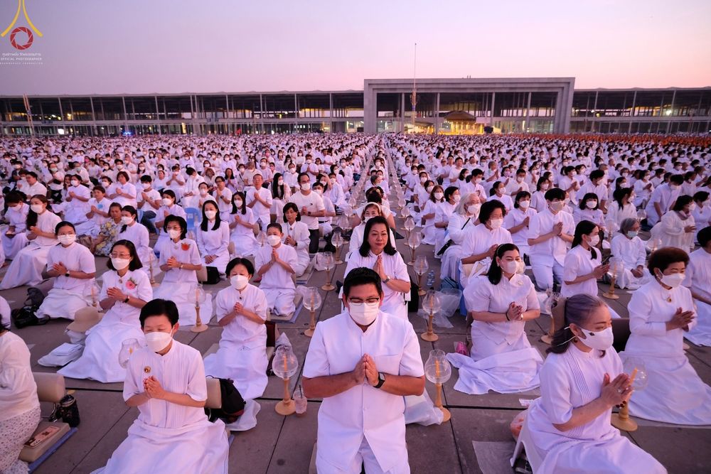 ภาพ No.75247:พิธีจุดประทีปถวายเป็นพุทธบูชา และบูชาธรรมมหาปูชนียาจารย์ ในโครงการธรรมยาตรากตัญญูบูชา มหาปูชนียาจารย์ พระมงคลเทพมุนี(สด จนฺทสโร) พระผู้ปราบมาร ปีที่ 11 ณ อนุสรณ์สถานลำดับที่ 7 สถานที่ขยายวิชชาธรรมกาย วัดพระธรรมกาย จ.ปทุมธานี วันที่ 31 มกราคม พ.ศ. 2566