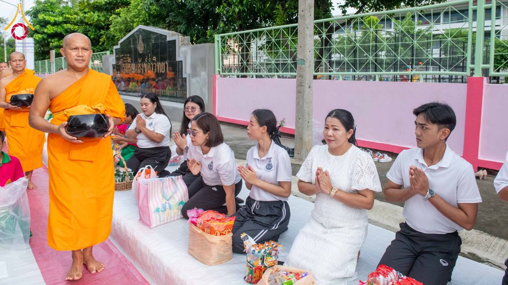ภาพ No.342564:วันที่ 5 สิงหาคม พ.ศ. 2569  กิจกรรมตักบาตรโครงการรักความดี เพื่อเผยแผ่งานพระพุทธศาสนา  ศูนย์คมนาคม วัดพระธรรมกาย ณ โรงเรียนสังข์อ่ำ อ.คลองหลวง จ.ปทุมธานี