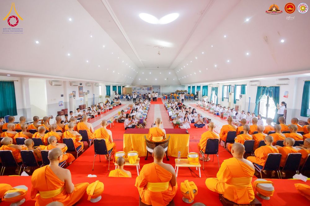 ภาพ No.283526:วันอาทิตย์ที่ 21 ธันวาคม  2568 พิธีบิณฑบาตฉลองสามเณรใหม่ ประเทศอินโดนีเซีย