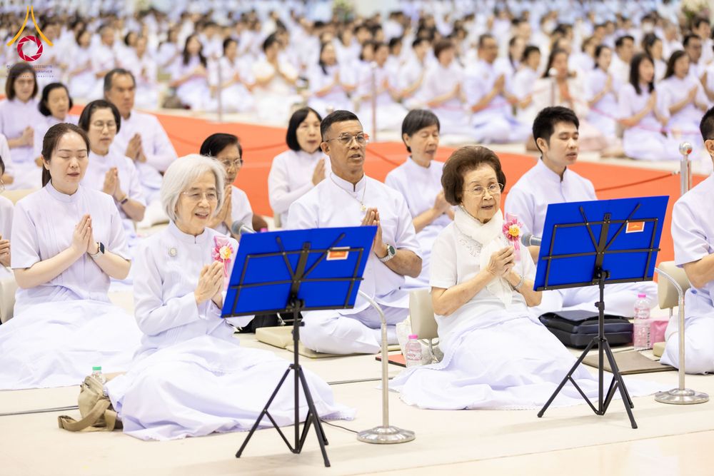 ภาพ No.287645:วันที่ 1 มกราคม พ.ศ. 2569 พิธีบูชาข้าวพระ ณ สภาธรรมกายสากล วัดพระธรรมกาย