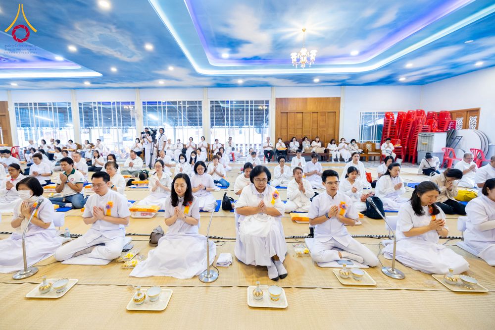 ภาพ No.294921:วันที่ 15 มกราคม พ.ศ. 2569 พิธีถวายภัตตาหารเป็นสังฆทาน แด่พระธรรมยาตรา ณ วัดโบสถ์บน ต.บางคูเวียง จ.นนทบุรี อนุสรณ์สถานลำดับที่ 4 สถานที่เกิดด้วยกายธรรม ในโครงการธรรมยาตรา กตัญญูบูชา มหาปูชนียาจารย์ พระมงคลเทพมุนี(สด จนฺทสโร) พระผู้ปราบมาร อนุสรณ์สถาน 7 แ