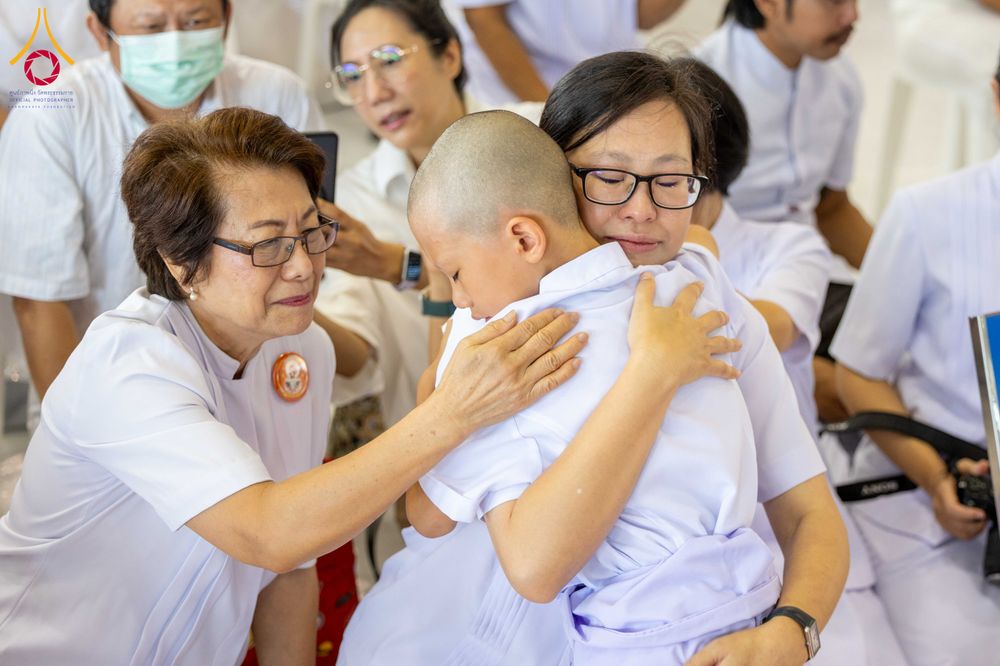 ภาพ No.319469:วันเสาร์ที่ 4 เมษายน พ.ศ.2569 พิธีขอขมา มอบผ้าไตร และถวายบาตรแด่นาคธรรมทายาท ในโครงการบรรพชาสามเณรฟื้นฟูพระพุทธศาสนาทั่วไทย โครงการหน่อแก้วเปรียญธรรม รุ่นที่ 14 โครงการสามเณรยุวธรรมทายาท รุ่นที่ 34 โครงการสามเณรมัชฌิมธรรมทายาท รุ่นที่ 30 ณ สภาธรรมกายสากล