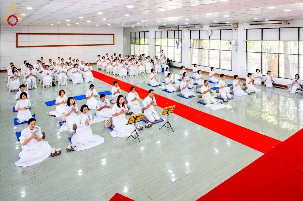 ภาพ No.278417:วันพุธที่ 10 ธันวาคม พ.ศ.2568  พิธีทอดผ้าป่าเพื่อสนับสนุนโครงการตักบาตรพระ 10,000 รูป เมืองกาญจนบุรี ณ อาคารปลูกศรัทธา วัดพระธรรมกาย