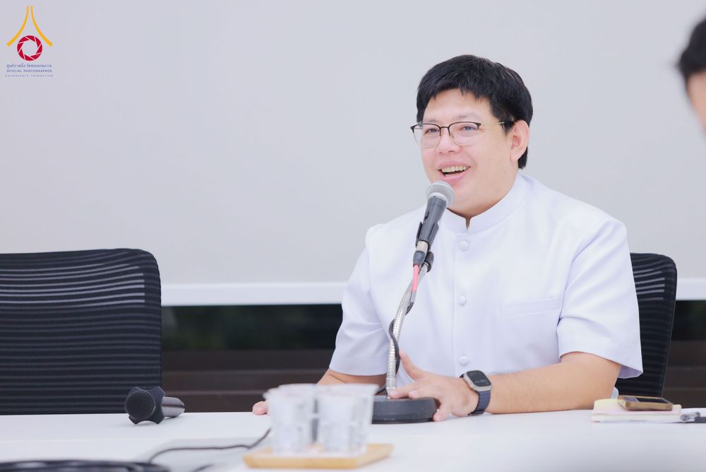 ภาพ No.311473:วันจันทร์ที่ 23 กุมภาพันธ์ พ.ศ. 2569 เปิดโลกทัศน์ผู้บริหารสถานศึกษายุคใหม่ เรียนรู้ต้นแบบการพัฒนาคนผ่านพลัง “บวร–V-Star” ผู้เข้ารับการพัฒนาตามโครงการ สพฐ. ศึกษาดูงานวัดพระธรรมกาย เสริมภาวะผู้นำคุณธรรมสู่การบริหารโรงเรียนอย่างยั่งยืน ณ อาคาร 100 ปี คุณยาย