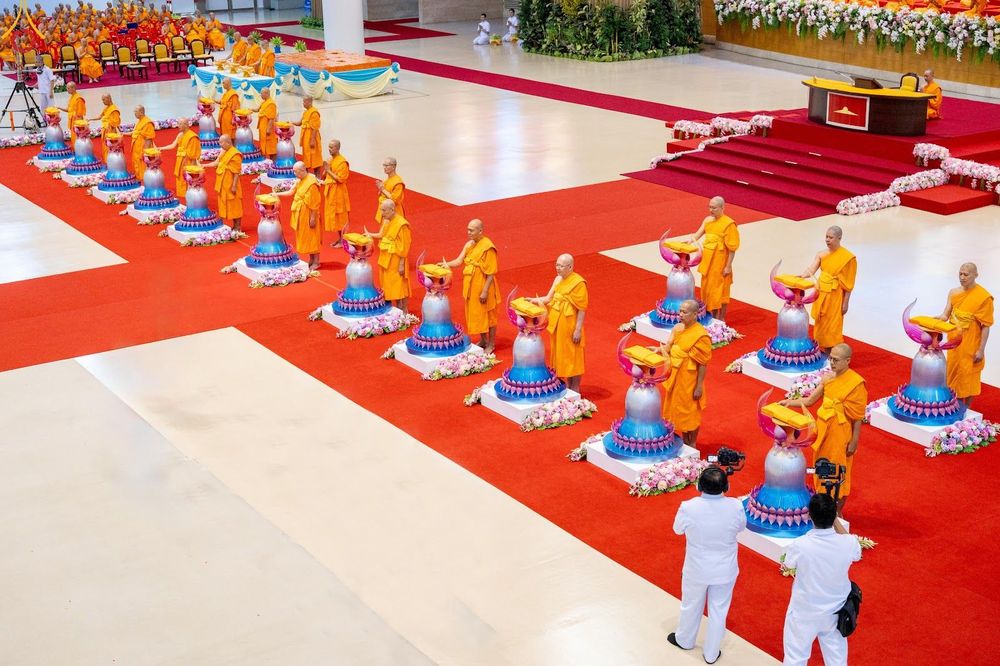 ภาพ No.345694:วันพฤหัสบดีที่ 27 สิงหาคม พ.ศ.2569 พิธีทอดผ้าป่าเพื่อถวายอุปกรณ์สื่อโสตทัศน์ อาคาร 82 ปี หลวงพ่อธัมมชโย พิธีทอดผ้าป่าสมทบกฐินวัดพระธรรมกาย และสมทบกฐิน 30,000 กว่าวัดทั่วไทย ครั้งที่ 1 ประจำปี พุทธศักราช 2569 ณ วัดพระธรรมกาย ปทุมธานี