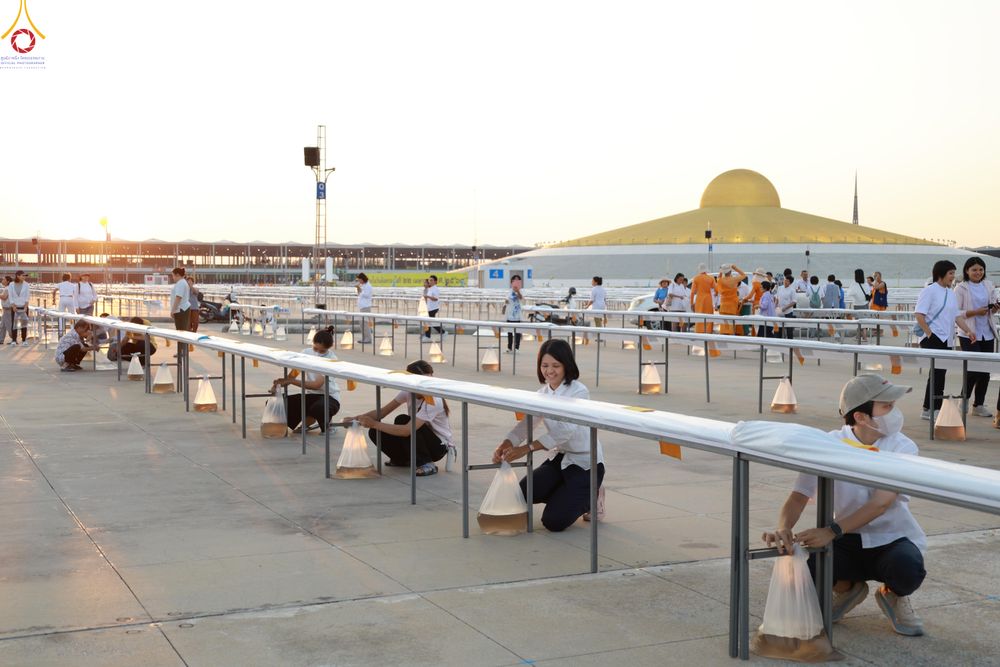 ภาพ No.320466:วันที่ 9 เมษายน พ.ศ.2569 การเตรียมงาน มัดถุงน้ำ ถ่วงขาโต๊ะไทยธรรม เพื่องานถวายมหาสังฆทาน 40,000 กว่าวัดทั่วประเทศ วันคุ้มครองโลก 22 เมษายน พ.ศ.2569 วัดพระธรรมกาย