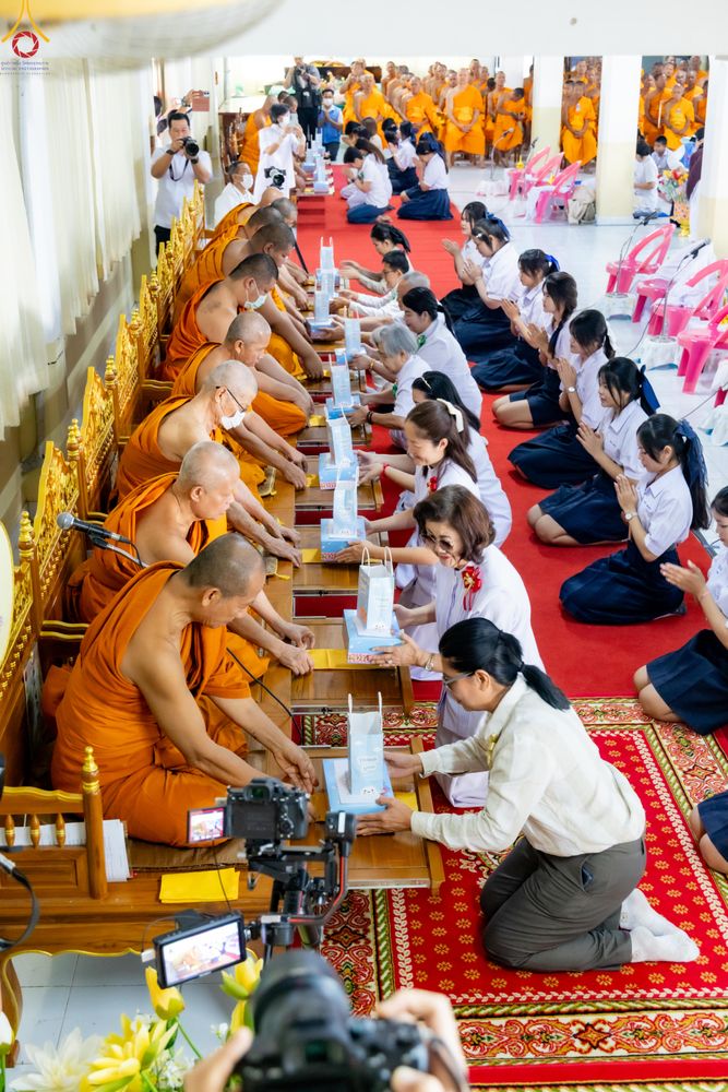 ภาพ No.293098:วันที่ 12 มกราคม พ.ศ. 2569 พิธีทอดผ้าป่าทำนุบำรุงศาสนสถาน ณ วัดไผ่โรงวัว ต.บางตาเถร อ.สองพี่น้อง จ.สุพรรณบุรี ในโครงการธรรมยาตรา กตัญญูบูชา มหาปูชนียาจารย์ พระมงคลเทพมุนี(สด จนฺทสโร) พระผู้ปราบมาร อนุสรณ์สถาน 7 แห่ง ปีที่ 14