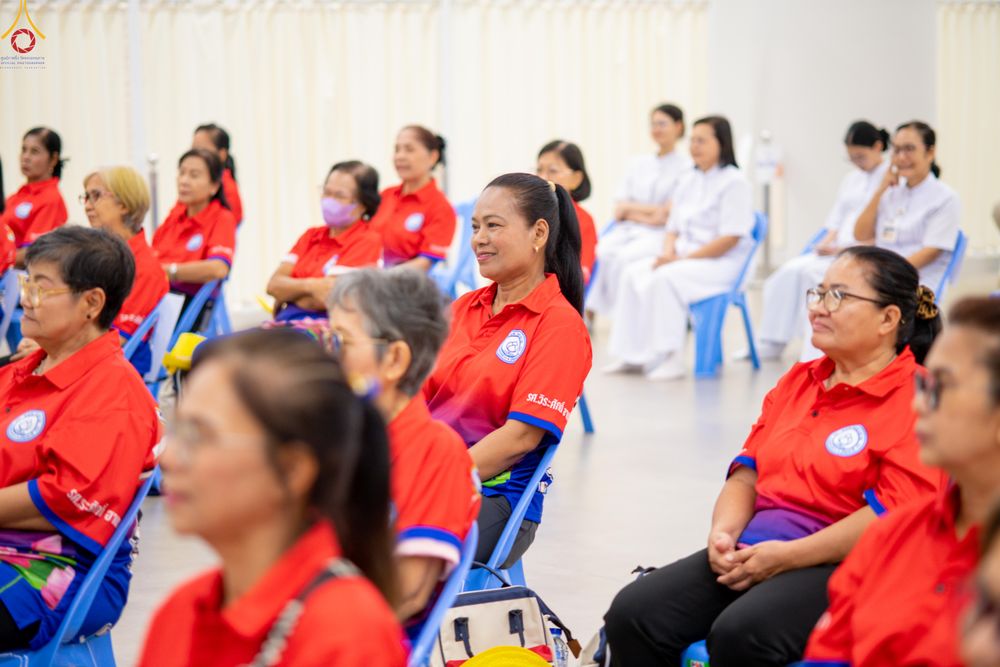 ภาพ No.321106:วันที่ 10 เมษายน พ.ศ.2569 โครงการส่งเสริมและสนับสนุนการเรียนรู้สำหรับผู้สูงอายุ ประจำปีงบประมาณ พ.ศ.2569 จัดโดย ฝ่ายสังคมสงเคราะห์ กองสวัสดิการสังคม องค์การบริหารตำบลคลองสาม จ.ปทุมธานี ณ วัดพระธรรมกาย