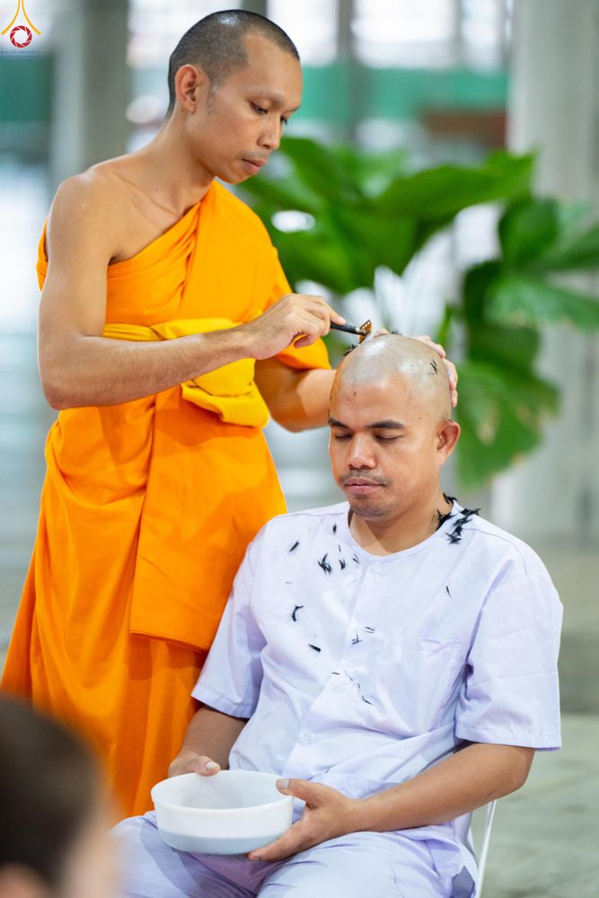 ภาพ No.333566:วันอาทิตย์ที่ 7 มิถุนายน พ.ศ.2569 พิธีตัดปอยผมและปลงผมนาคธรรมทายาท โครงการบรรพชาและอุปสมบทหมู่ธรรมทายาท รุ่นผู้บริหาร รุ่นที่ 16 ณ วิหารคด 11 วัดพระธรรมกาย