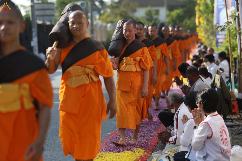 ภาพ No.290453:วันที่ 7 มกราคม พ.ศ. 2569 พิธีต้อนรับพระธรรมยาตรา ณ อนุสรณ์สถานลำดับที่ 2  สถานที่ตั้งมโนปณิธานบวชตลอดชีวิต อนุสรณ์สถานคลองบางนางแท่น (ภาพชุดที่ 2) อ.สามพราน จ.นครปฐม ในโครงการธรรมยาตรา กตัญญูบูชา มหาปูชนียาจารย์ พระมงคลเทพมุนี(สด จนฺทสโร) พระผู้ปราบมาร 