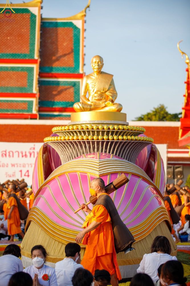 ภาพ No.70761:พิธีต้อนรับพระธรรมยาตรา ในโครงการธรรมยาตรากตัญญูบูชา มหาปูชนียาจารย์ พระมงคลเทพมุนี(สด จนฺทสโร) พระผู้ปราบมาร อนุสรณ์สถาน 7 แห่ง ปีที่ 11 วันที่ 14 มกราคม พ.ศ. 2566 ณ อนุสรณ์สถานลำดับที่ 3 สถานที่เกิดในเพศสมณะ วัดสองพี่น้อง อ.สองพี่น้อง จ.สุพรรณบุรี