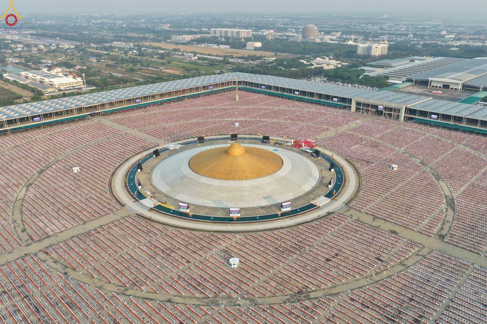 ภาพ No.324033:วันที่ 22 เมษายน พ.ศ.2569 (วันคุ้มครองโลก) พิธีถวายมหาสังฆทาน 40,000 กว่าวัดทั่วประเทศ ณ ลานธรรม พระมหาธรรมกายเจดีย์ วัดพระธรรมกาย