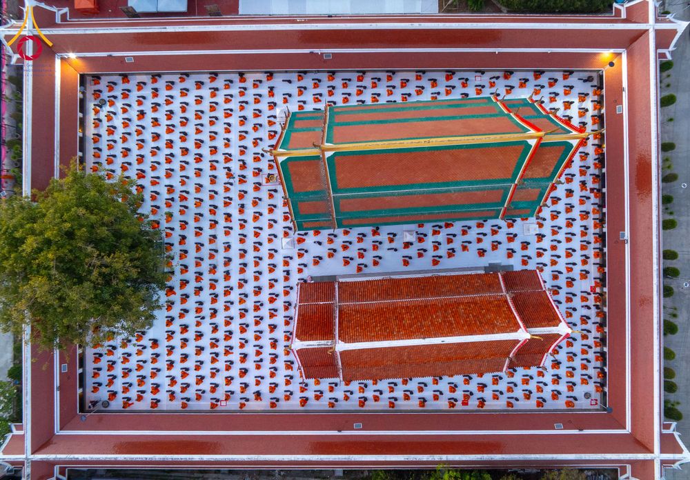 ภาพ No.294590:วันอาทิตย์ที่ 14 ธันวาคม พ.ศ.2568 พระธรรมยาตราปฏิบัติธรรมและถ่ายภาพหมู่ประวัติศาสตร์ ณ วัดสองพี่น้อง ต.ต้นตาล อ.สองพี่น้อง จ.สุพรรณบุรี ในโครงการธรรมยาตรา กตัญญูบูชา มหาปูชนียาจารย์ พระมงคลเทพมุนี(สด จนฺทสโร) พระผู้ปราบมาร อนุสรณ์สถาน 7 แห่ง ปีที่ 14