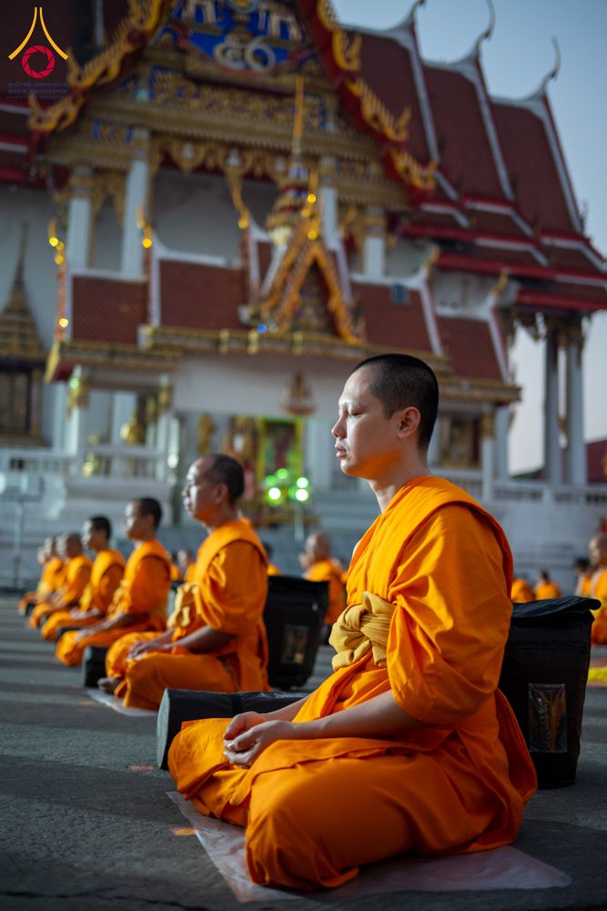 ภาพ No.297271:วันที่ 15 มกราคม พ.ศ.2569 พระธรรมยาตราปฏิบัติธรรมและถ่ายภาพหมู่ประวัติศาสตร์ อนุสรณ์สถานลำดับที่ 4 สถานที่เกิดด้วยกายธรรม  ณ วัดโบสถ์บน ต.บางคูเวียง จ.นนทบุรี ในโครงการธรรมยาตรา กตัญญูบูชา มหาปูชนียาจารย์ พระมงคลเทพมุนี(สด จนฺทสโร) พระผู้ปราบมาร อนุสรณ์ส