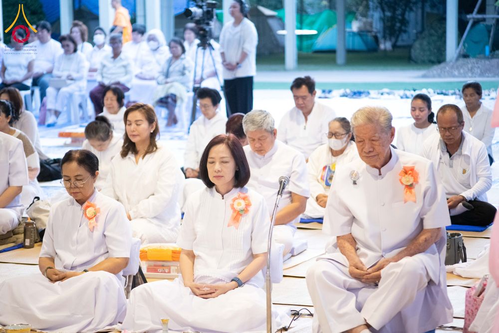 ภาพ No.288859:วันที่ 6 มกราคม พ.ศ. 2569 พิธีถวายภัตตาหารเป็นสังฆทาน แด่พระธรรมยาตรา ในโครงการธรรมยาตรา กตัญญูบูชา มหาปูชนียาจารย์ พระมงคลเทพมุนี(สด จนฺทสโร) พระผู้ปราบมาร อนุสรณ์สถาน 7 แห่ง ปีที่ 14 ณ อนุสรณ์สถานมหาวิหารพระมงคลเทพมุนี (โลตัสแลนด์) อ.สองพี่น้อง จ.สุพรร