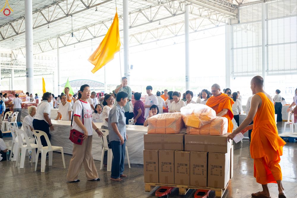 ภาพ No.322101:วันที่ 14 เมษายน พ.ศ.2569 การเตรียมกล่องไทยธรรม วันสุดท้าย เพื่องานถวายมหาสังฆทาน 40,000 กว่าวัดทั่วประเทศ วันคุ้มครองโลก 22 เมษายน พ.ศ.2569 วัดพระธรรมกาย