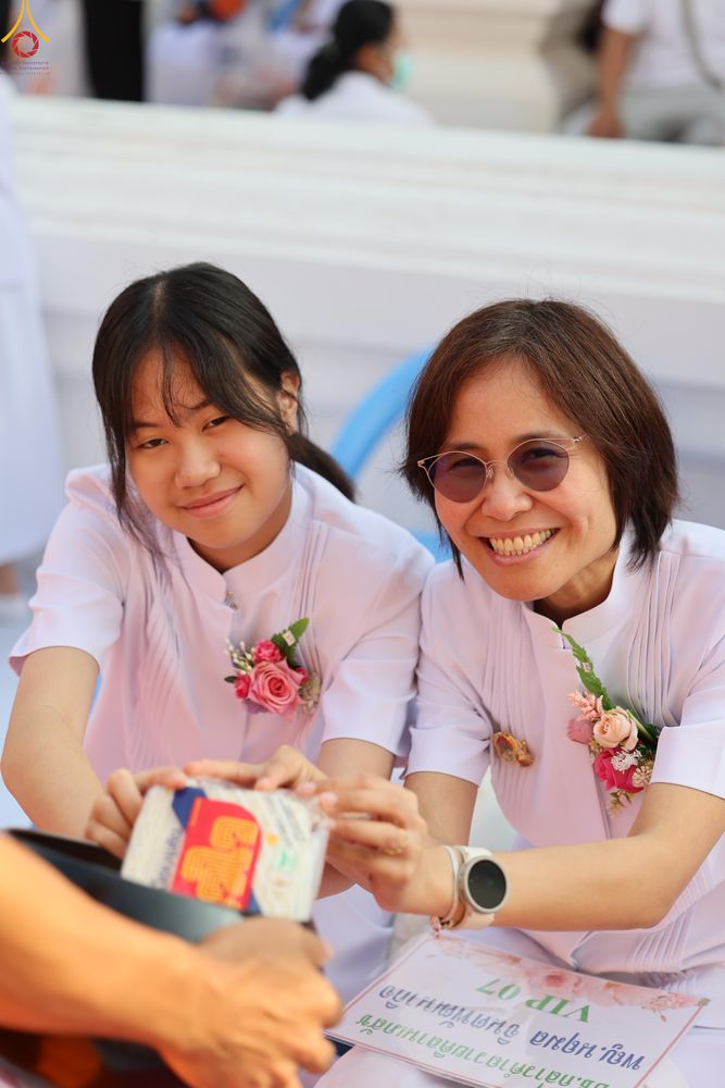 ภาพ No.297732:วันที่ 18 มกราคม พ.ศ. 2569 พิธีตักบาตรพระธรรมยาตรา ณ วัดโบสถ์บน ต.บางคูเวียง จ.นนทบุรี อนุสรณ์สถานลำดับที่ 4 สถานที่เกิดด้วยกายธรรม ในโครงการธรรมยาตรา กตัญญูบูชา มหาปูชนียาจารย์ พระมงคลเทพมุนี(สด จนฺทสโร) พระผู้ปราบมาร อนุสรณ์สถาน 7 แห่ง ปีที่ 14