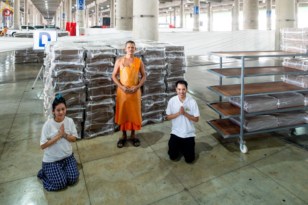 ภาพ No.322253:วันที่ 14 เมษายน พ.ศ.2569 การเตรียมแผ่นรองนั่ง เพื่องานถวายมหาสังฆทาน 40,000 กว่าวัดทั่วประเทศ วันคุ้มครองโลก 22 เมษายน พ.ศ.2569 วัดพระธรรมกาย