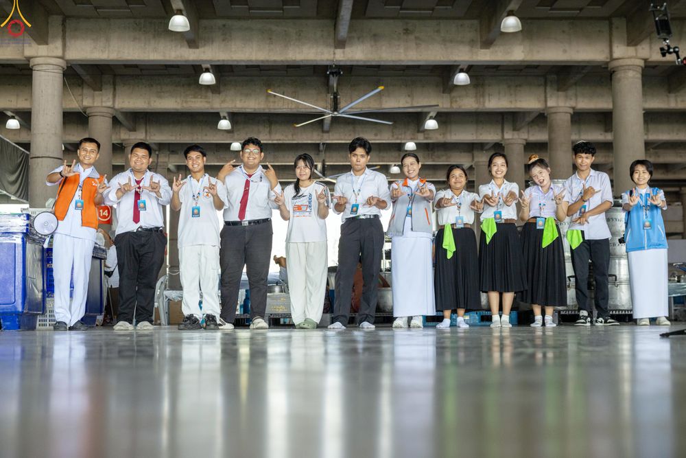 ภาพ No.323688:วันที่ 22 เมษายน พ.ศ.2569(วันคุ้มครองโลก) งานถวายมหาสังฆทาน 40,000 กว่าวัดทั่วประเทศ คณะสงฆ์ฉันภัตตาหารเพล