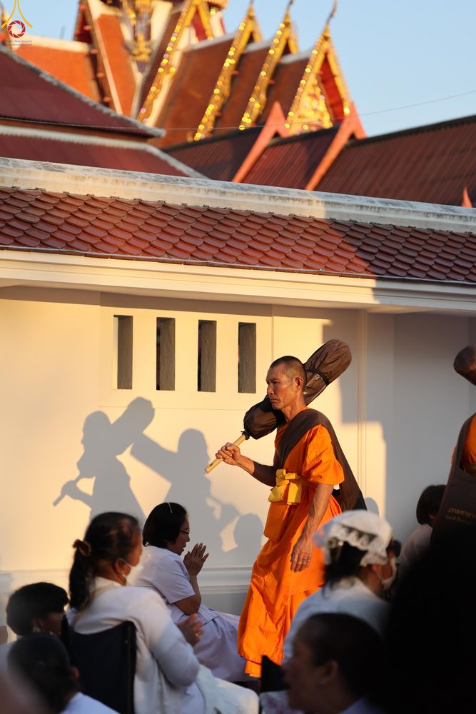 ภาพ No.295394:วันที่ 16 มกราคม พ.ศ. 2569 พิธีต้อนรับพระธรรมยาตรา อนุสรณ์สถานลำดับที่ 4 (ภาพชุดที่ 2) สถานที่เกิดด้วยกายธรรม ณ วัดโบสถ์บน ต.บางคูเวียง จ.นนทบุรี ในโครงการธรรมยาตรา กตัญญูบูชา มหาปูชนียาจารย์ พระมงคลเทพมุนี(สด จนฺทสโร) พระผู้ปราบมาร อนุสรณ์สถาน 7 แห่ง ปี