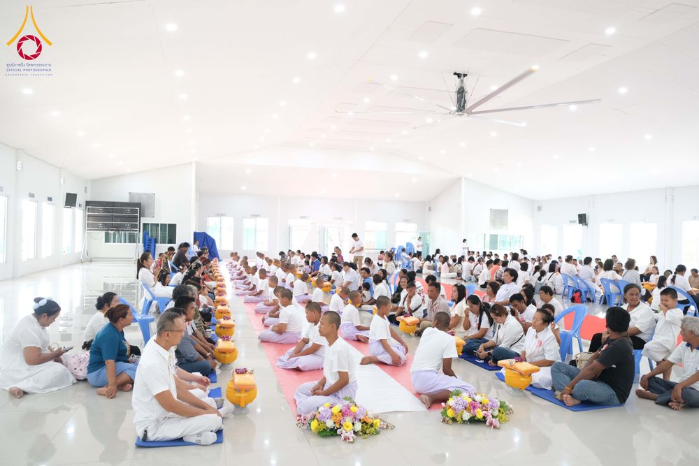 ภาพ No.319647:วันเสาร์ที่ 4 เมษายน พ.ศ.2569 พิธีขอขมา มอบผ้าไตร บรรพชาสามเณร ศูนย์อบรมเยาวชนนครปฐม